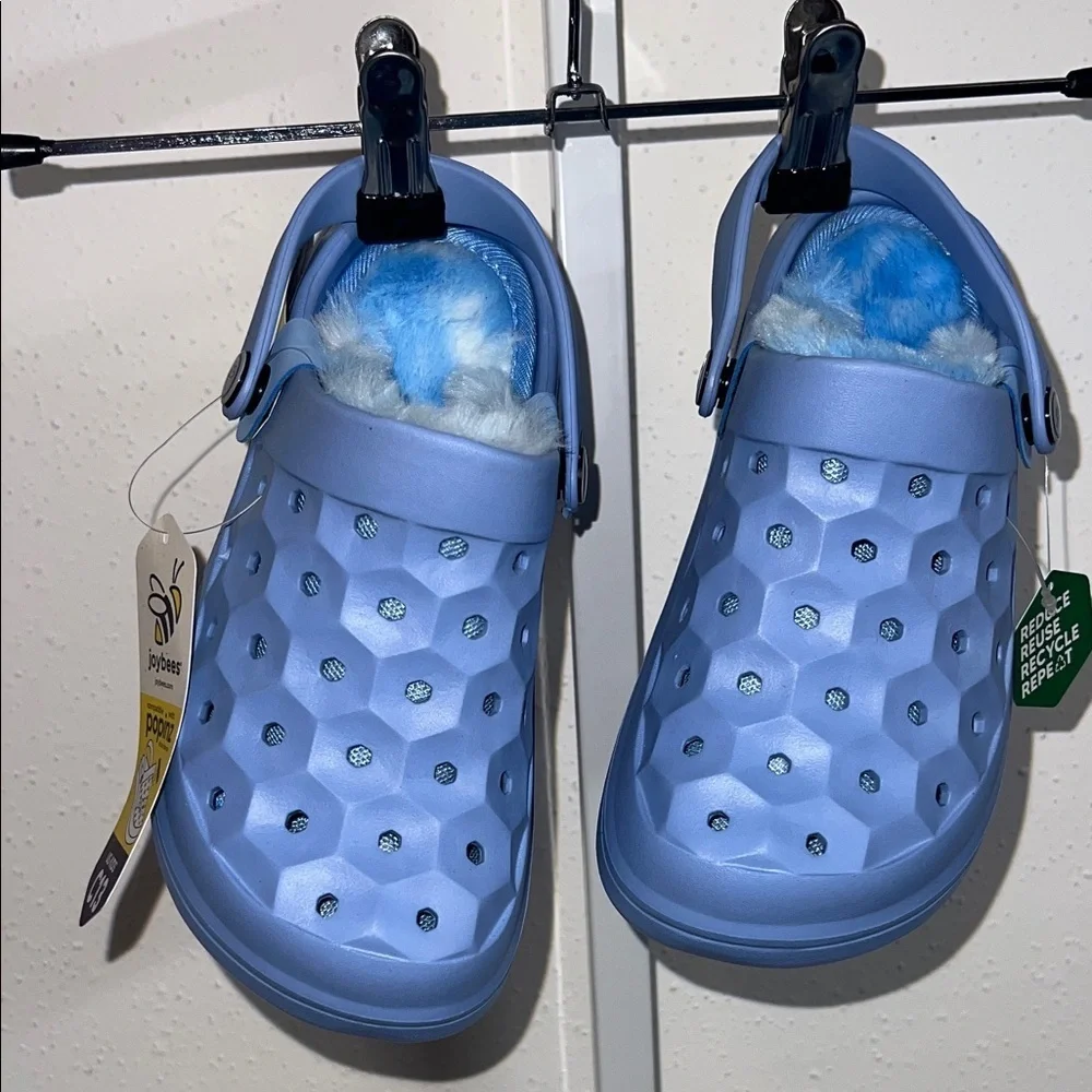 JOYBEES NWT Kids' Light Blue Slip-On Clogs with Removable Fuzzy Lining - Picture 1 of 8